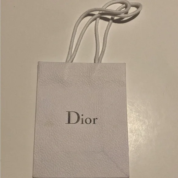 Dior, Swarovski, Oliver peoples, Oakley and Guess Gift Bags - Picture 3 of 9